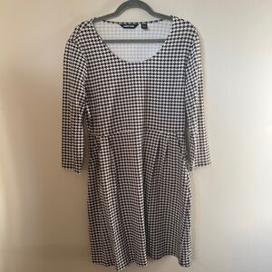 Lands End Long Sleeve Houndstooth Round Neck A-Line Dress Size Medium